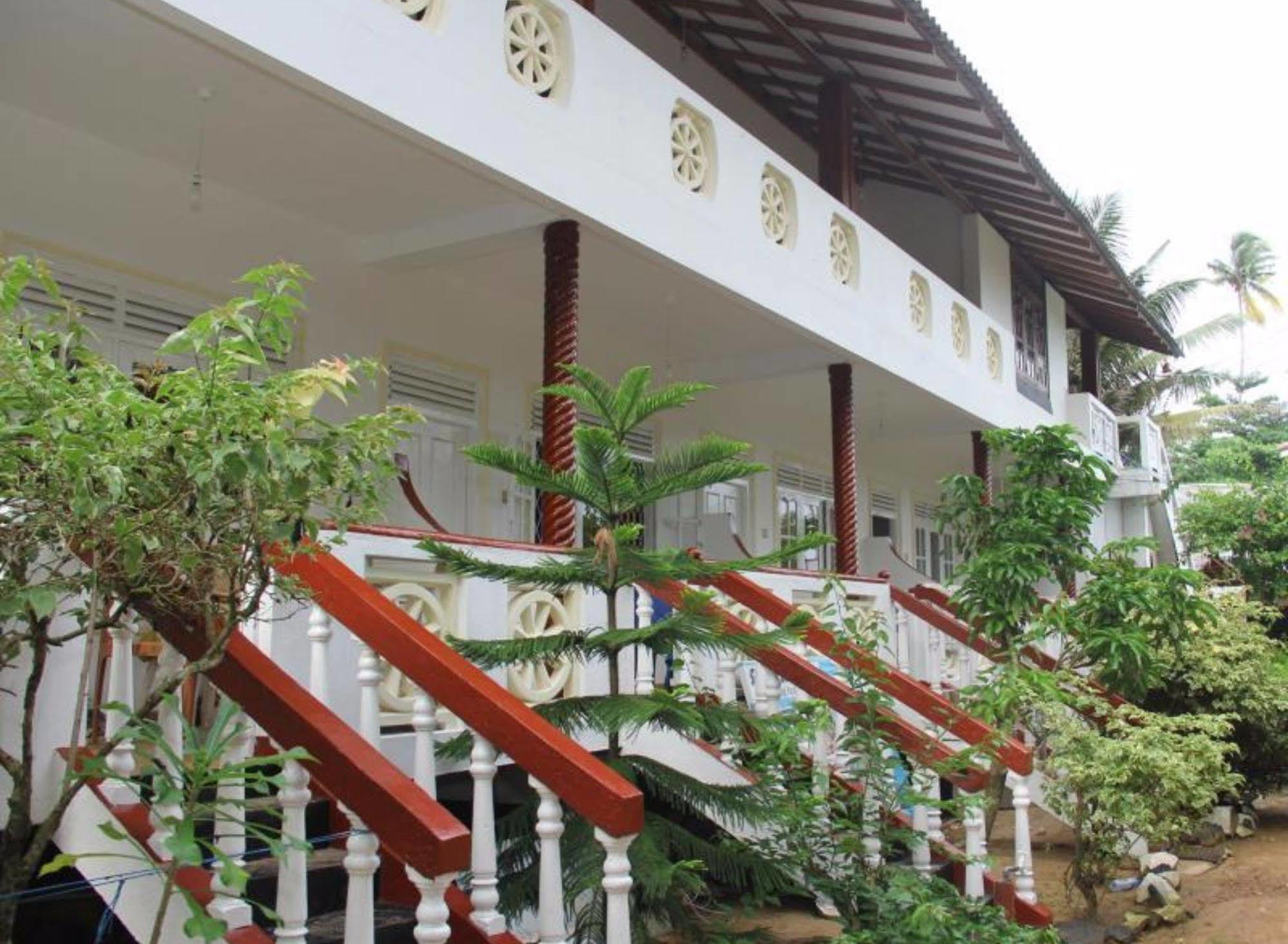 Dinu'S Resort Talaramba エクステリア 写真